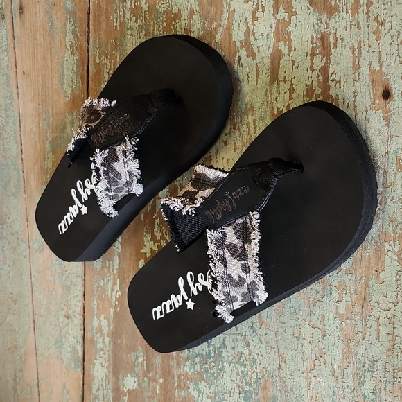 GJazz Flip Flops